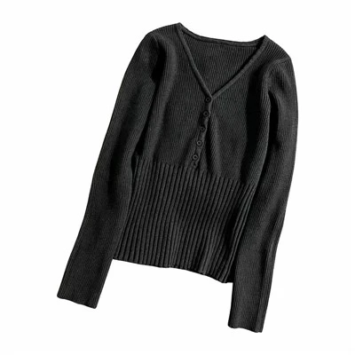 V-Gonq Knit Pullover